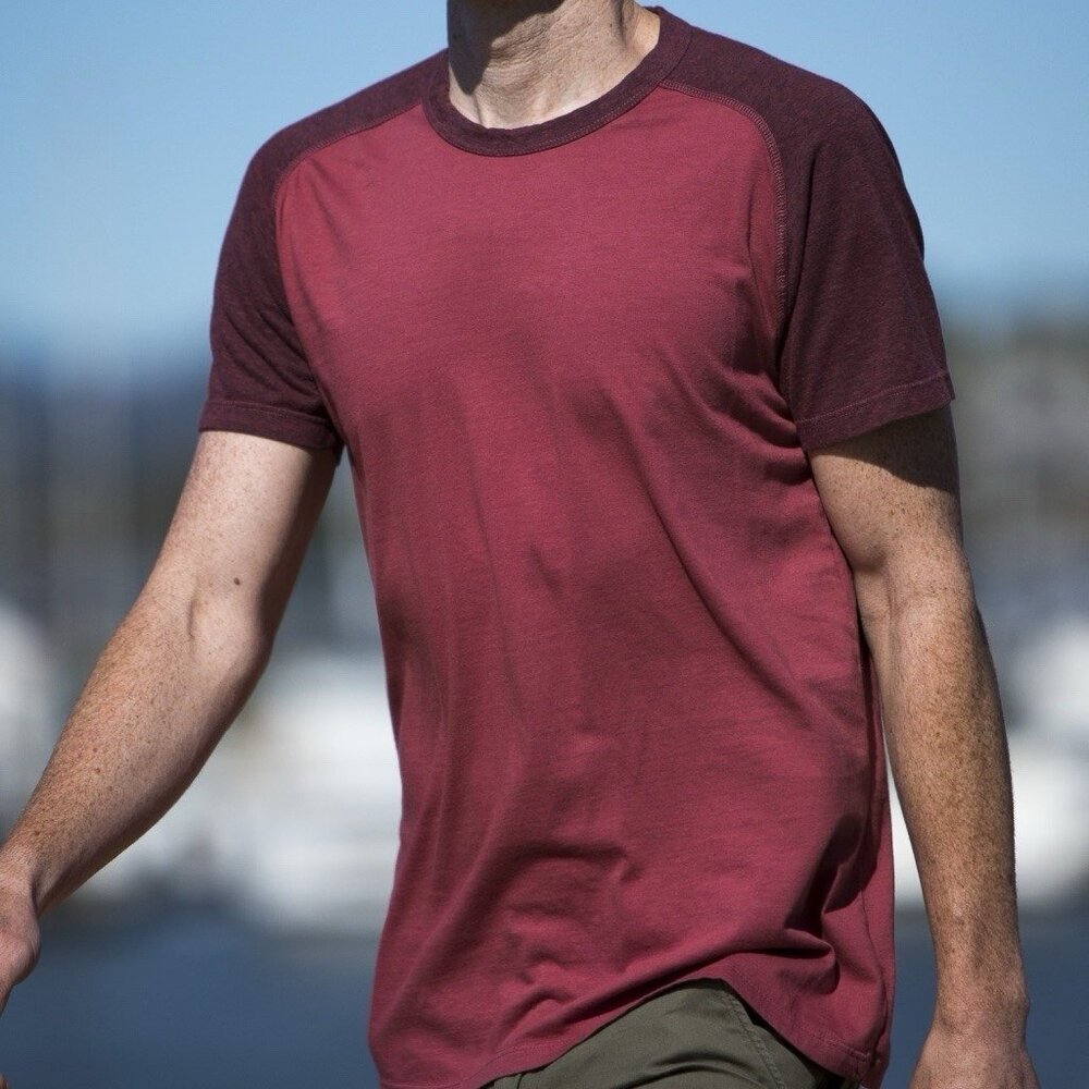 Gustin Red Raglan Two Toned Short Sleeve T-Shirt Men’s Size XS